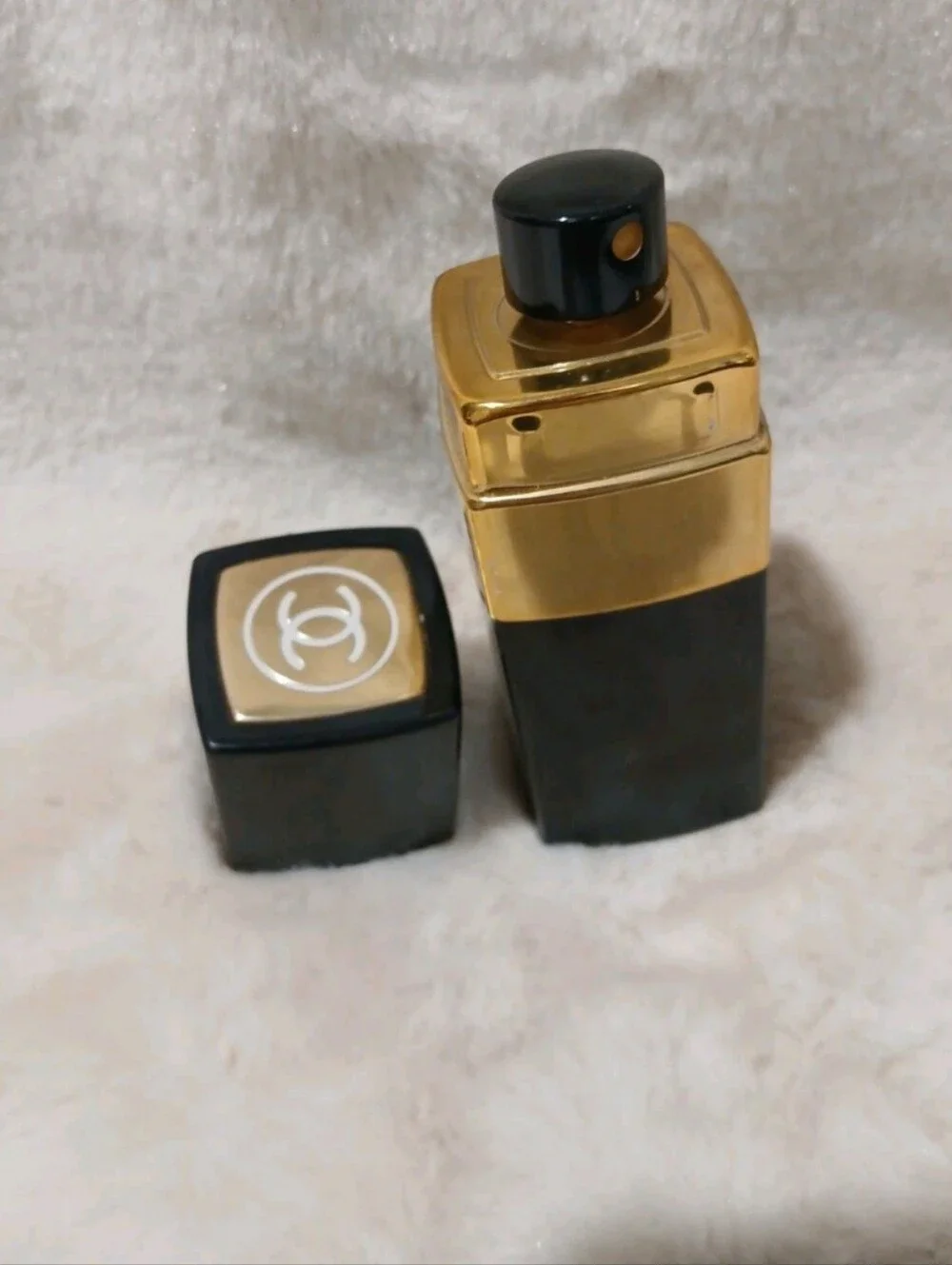 Vtg CHANEL No. 5  1.5 Fl Oz Refillable Parfume Case With Product Inside